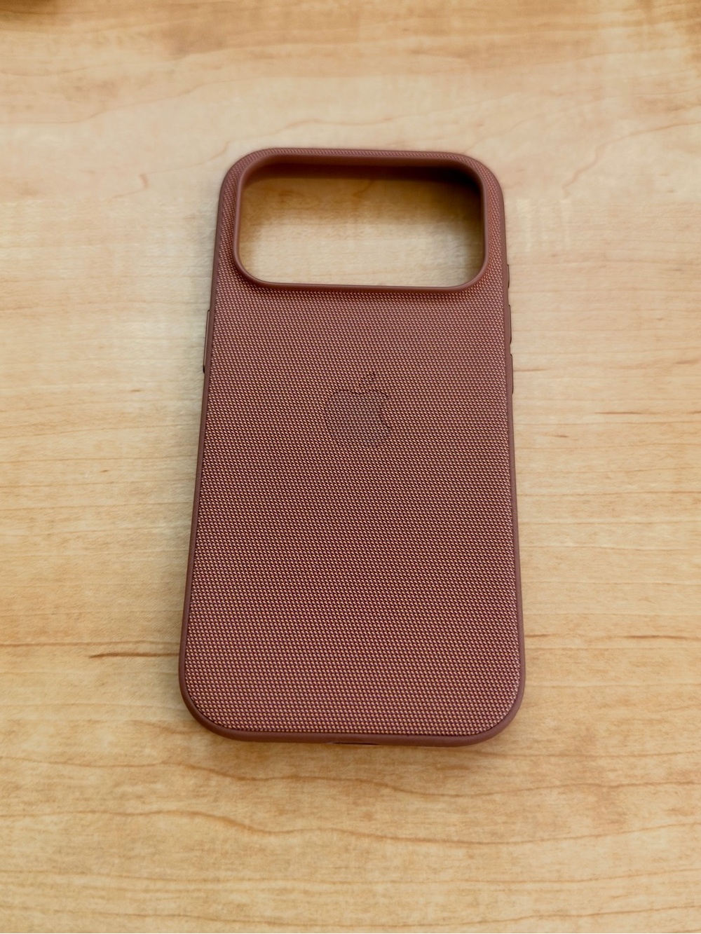 iPhone 17/18 Pro Apple Silicone iPhone Case in Brown